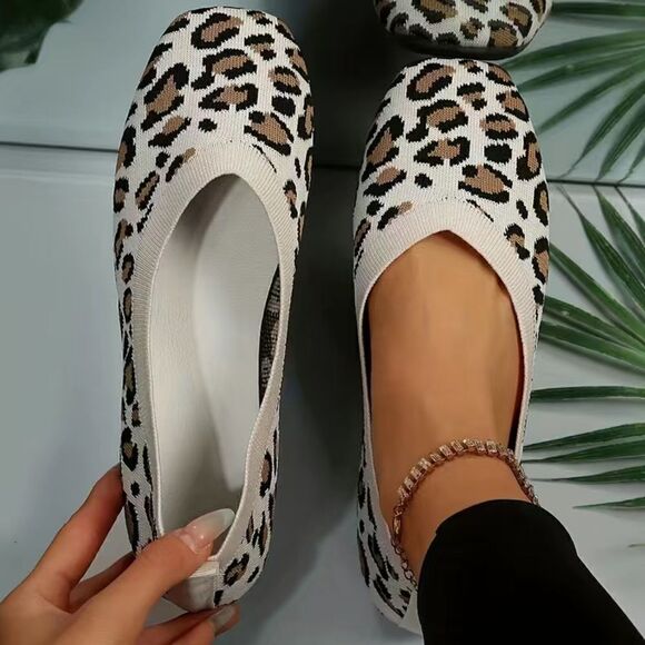 Leopard Print Ballet Flat Shoes NWOT - Picture 4 of 5